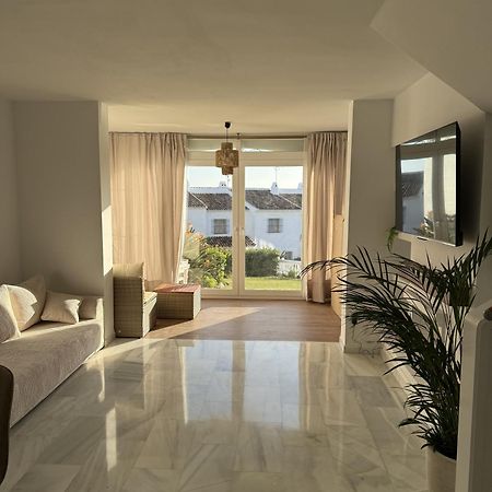 Stunning Chalet In Mijas-Costa Near Beach! Villa Exterior foto